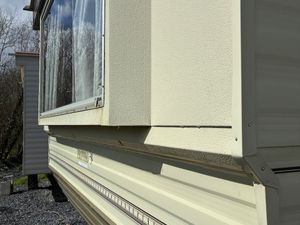 ARE YOU LOOKING FOR A CLEAN 10ft 3 BED HOME - Image 2