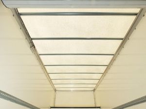 2022 Iveco Daily Luton Box Van - Image 2