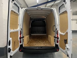 2023 Renault Master Panel Van - Image 2