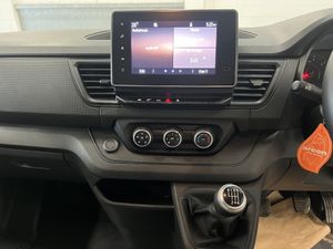 2022 Renault Trafic Panel Van - Image 4