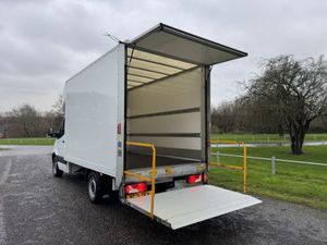 2021 Mercedes-Benz Sprinter Luton Box Van - Image 3