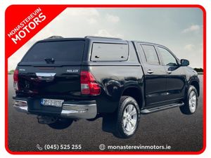 Toyota Hilux DOUBLE CAB SR5 AUTO 4DR - Image 2