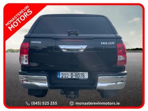 Toyota Hilux DOUBLE CAB SR5 AUTO 4DR - Image 4