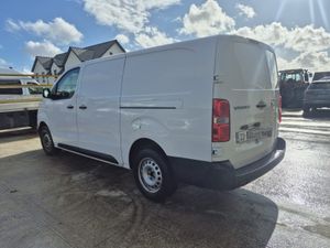 221 OPEL VIVARO 1.5 CDTI 100 BHP LWB - Image 4