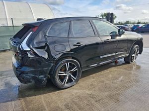 212 Volvo XC60 B4 R Design Automatic - Image 3