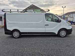 RENAULT TRAFIC LOW MILEAGE INCUDES VAT - Image 3