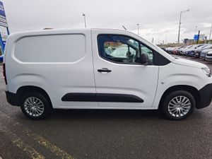 CITROEN BERLINGO 1.5 BLUEHDI €13,950 INCLUDING VAT - Image 4
