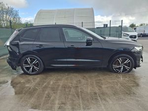 212 Volvo XC60  B4 R Design  Automatic - Image 3
