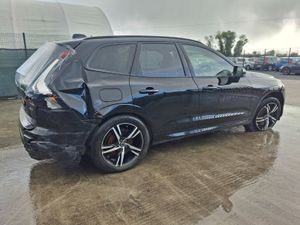 212 Volvo XC60  B4 R Design  Automatic - Image 3