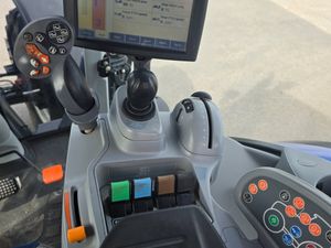 New Holland T7.230 - Image 3