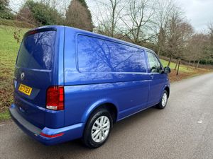 2024 Volkswagen Transporter Panel Van - Image 4