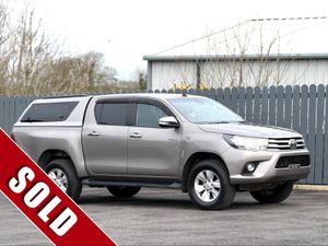 Toyota Hilux DOUBLE CAB SR5 4DR CREWCAB - Image 4