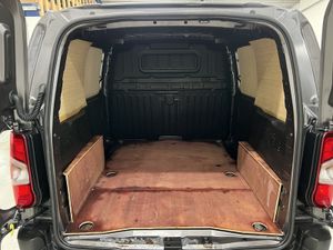 2022 Toyota ProAce City Small Panel Van - Image 2