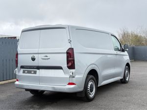 Volkswagen Transporter T28 COMMERCIAL TDI P/V PLUS - Image 4
