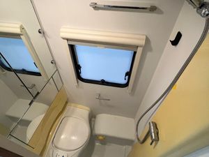 Adria  Fixed island bed - Image 4