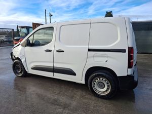 202 Opel Combo 1.5 Diesel - Image 4