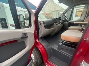 2011 DETHLEFFS ADVANTAGE - Image 4