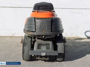2016 Husqvarna R418 TS Lawnmower - Image 4