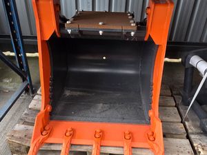 Cangini 4/1 hydraulic bucket suits 6/8T - Image 3