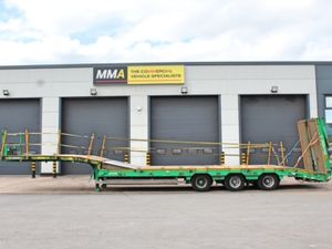 2017 MONTRACOM TRI-AXLE LOW-LOADERRUCK - Image 4