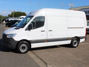 2022 Mercedes-Benz Sprinter 315 L2H2 RWD 6300kgs - Image 2
