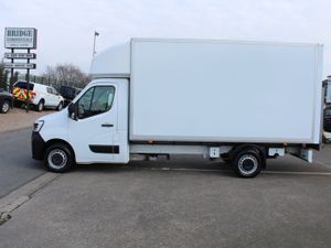 2024 Renault Master 35 L3H1 Luton - Image 3