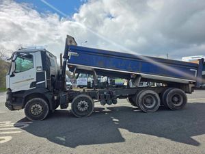 2014 Renault T Cab C430 8x4 tipper - Image 4