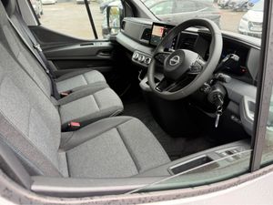 Nissan Interstar 87 kWh SV Premium L2H2 EV VAN - u - Image 4