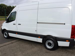 2021 Mercedes-Benz Sprinter 315 L2H2 RWD 7000kgs - Image 4