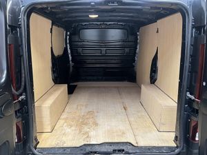 2023 Renault Trafic Panel Van - Image 2