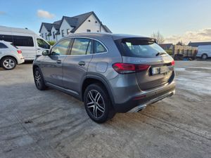231 MERCEDES GLA 180D PROGRESSIVE 2.0 CDTI AUTO - Image 4