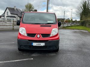 STUNNING 2010 RENAULT TRAFIC WITH A NEW DOE - Image 2