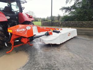 2017 Kuhn GMD 3110 Lift Control Disc Mower 25291 - Image 2