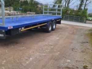 2023 Cronin 32' Bale Trailer - Image 2