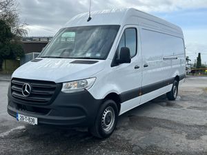 Mercedes-Benz Sprinter 2025 - Image 2