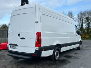 Mercedes-Benz Sprinter 2025 - Image 4