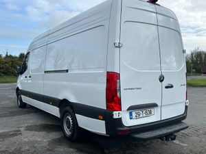 Mercedes-Benz Sprinter 2025 - Image 3