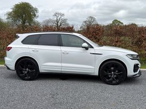 2023 Volkswagen Touareg 286 R-Line Commercial - Image 2