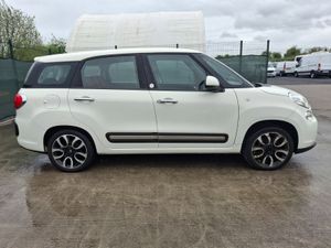 152 Fiat 500 7 seater 1.3 Diesel..Light Damage - Image 2