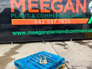 MICRO / MINI DIGGER CRADLE.....25mm PINS....010. - Image 2
