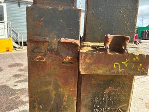 72" LONG FORKS...........25"CARRIAGE.........843v. - Image 4