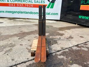 72" LONG FORKS...........25"CARRIAGE.........843v. - Image 2