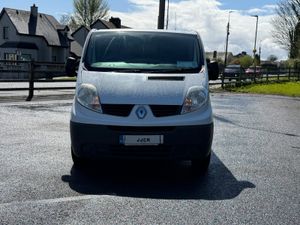 ABSOLUTELY IMMACULATE 2013 LWB RENAULT TRAFIC - Image 2