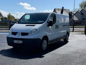 ABSOLUTELY IMMACULATE 2013 LWB RENAULT TRAFIC - Image 3