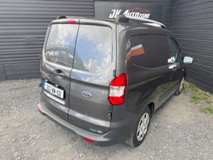 Ford Transit Courier 3DR TREND 1.5 75PS - Image 4