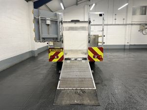 2022 Peugeot Boxer Dropside Van - Image 2