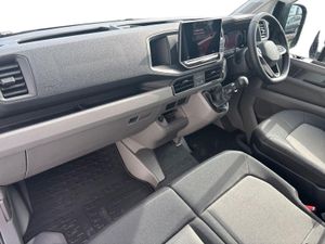 Volkswagen Crafter 2.0 TDI 140BHP MWB Highline (Pr - Image 2