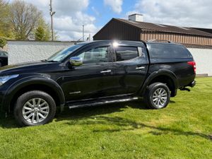 ABSOLUTELY IMMACULATE AND STUNNING 2016 L200 - Image 4