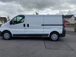 ABSOLUTELY IMMACULATE 2013 LWB RENAULT TRAFIC - Image 4