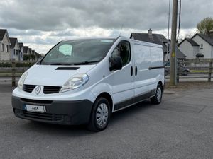 ABSOLUTELY IMMACULATE 2013 LWB RENAULT TRAFIC - Image 3